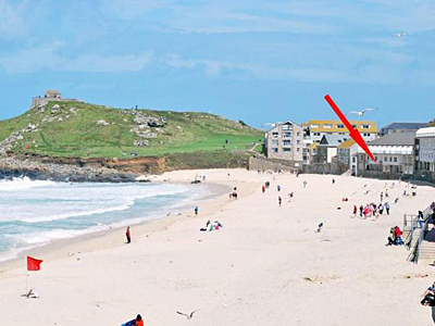 4 Barnaloft on Porthmeor beach