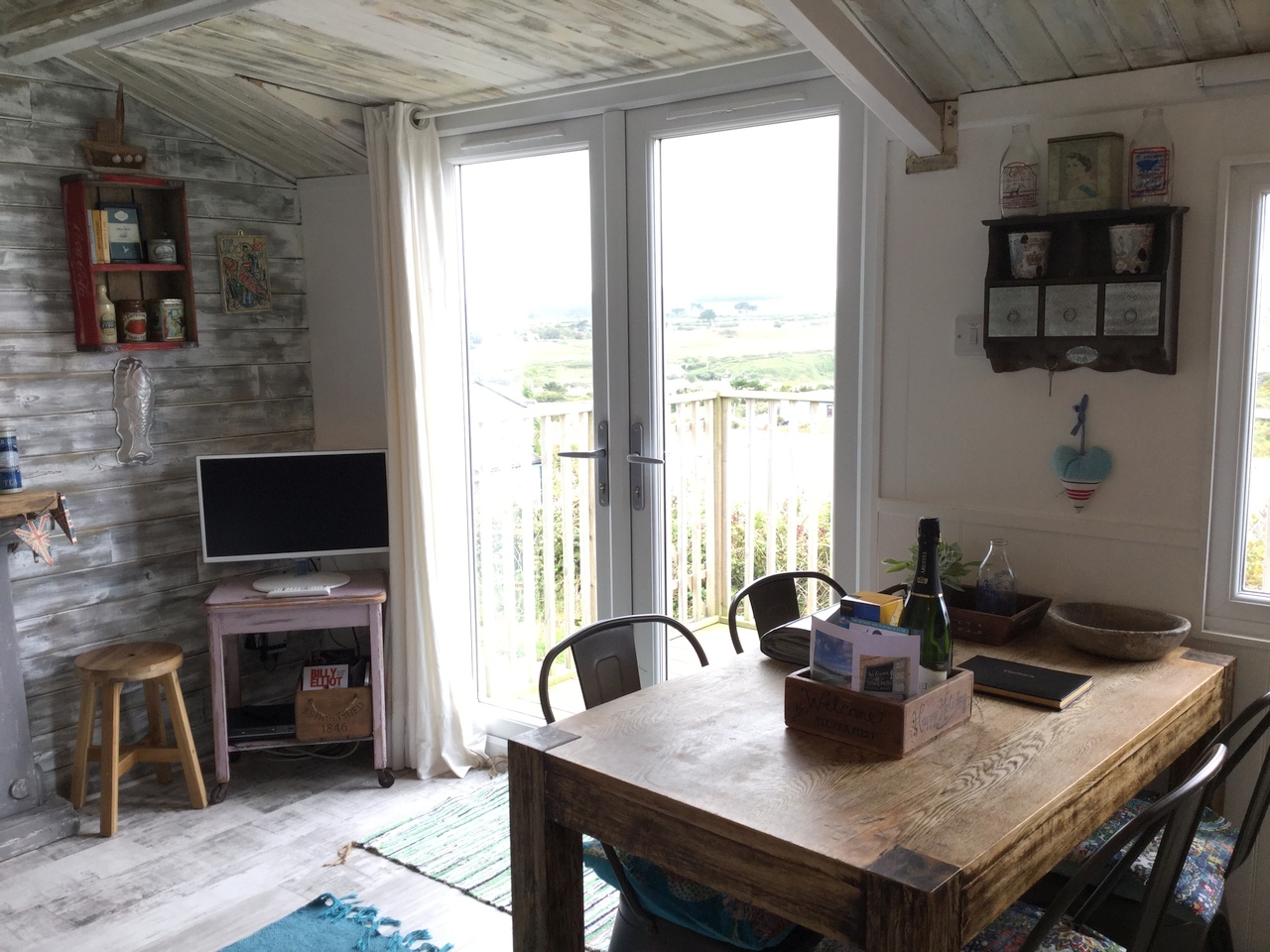 Silver Mist Dining Area